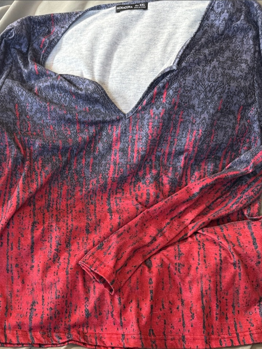 Noracora Red and Black Ombre V-Neck Long Sleeve Top